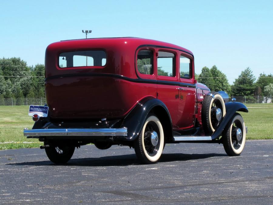  Buick Series 90 5-Passenger Sedan 1932 года  (фото 2 из 10)
